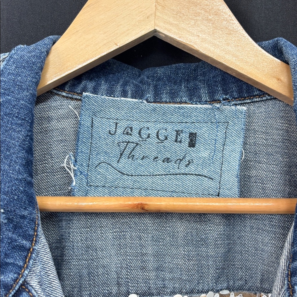 Repurposed Denim Jacket with Floral Lace Back Panel - by Jagged Threads - Picture 4 of 5